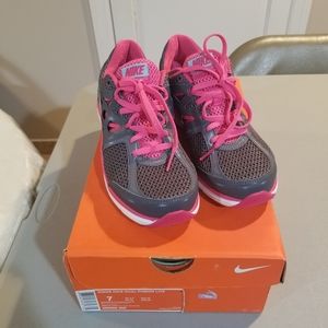 Like New nike shoes